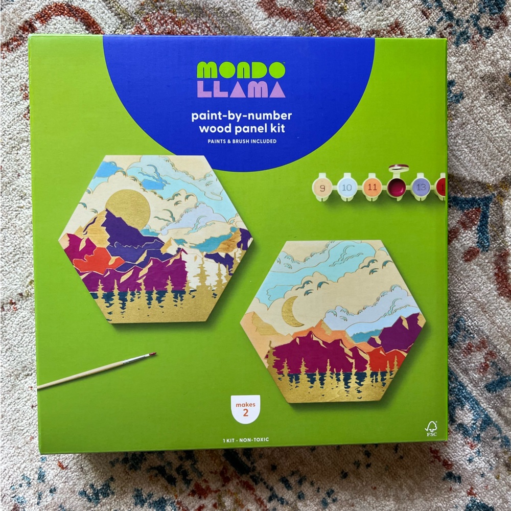 Mondo Llama Paint Kit